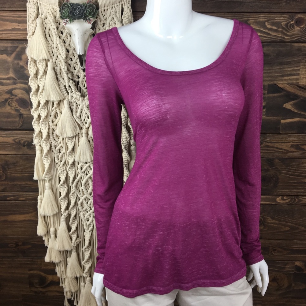AEO | Lightweight Long Sleeve Basic Tee Long Sleeve Scoop Neck